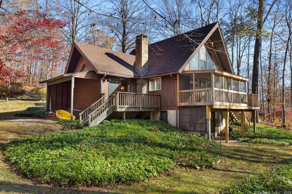 1725 Great Hill Rd, Guilford CT  06437-3624 exterior