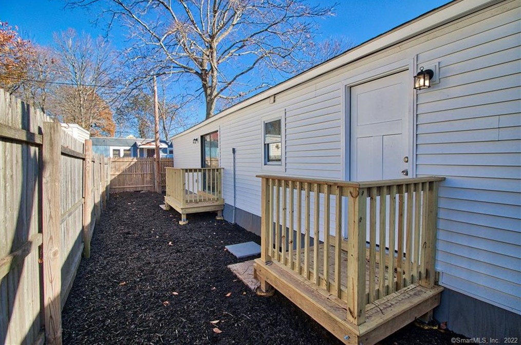 139 Lewis St, Union City CT  06770-4400 exterior