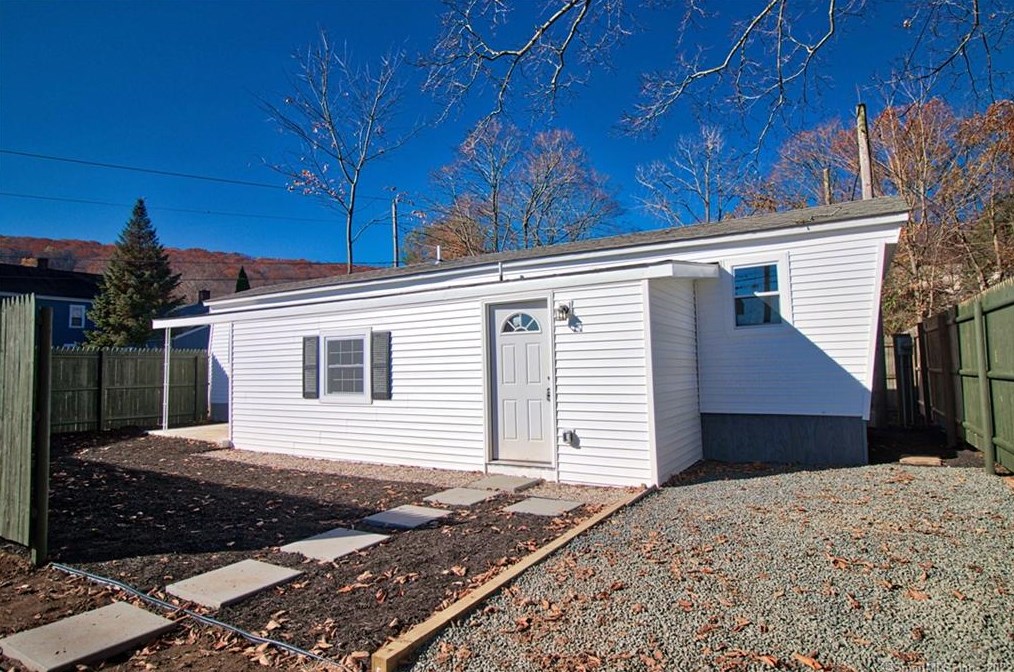 139 Lewis St, Union City, CT 06770