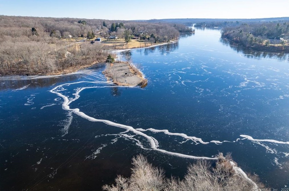 182 Falls Rd, Moodus, CT 06469