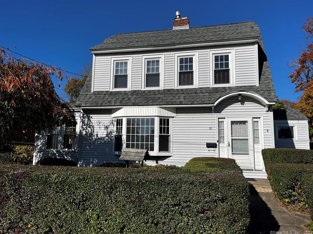 30 Pleasant St, Groton, CT 06340