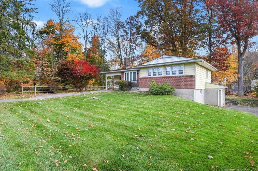 3 Jessie St, Danbury, CT 06812
