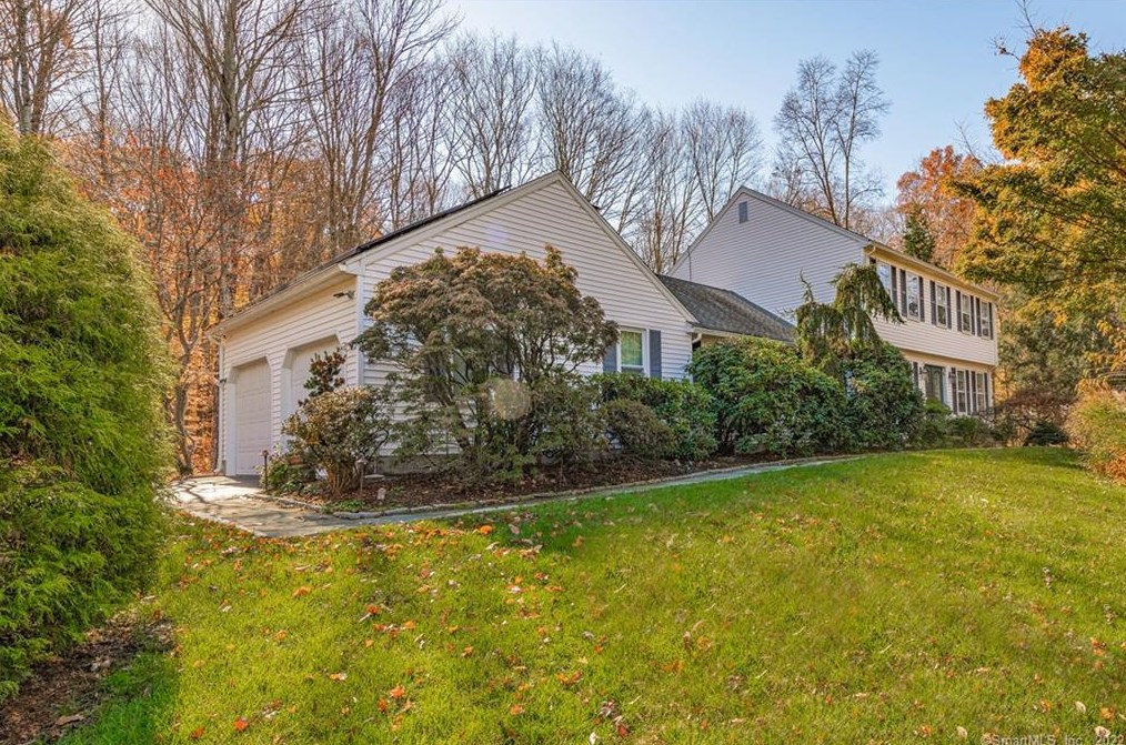 625 Redstone Dr, Cheshire, CT 06410