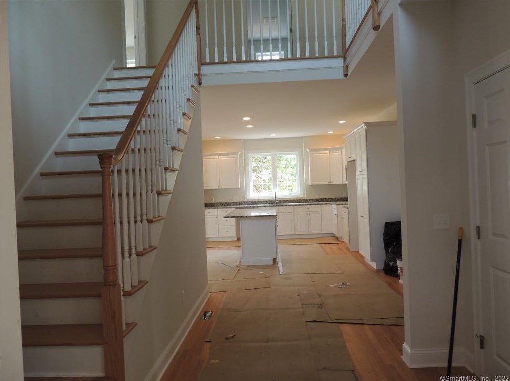10 Cedar St, Branford CT  06405-3604 exterior