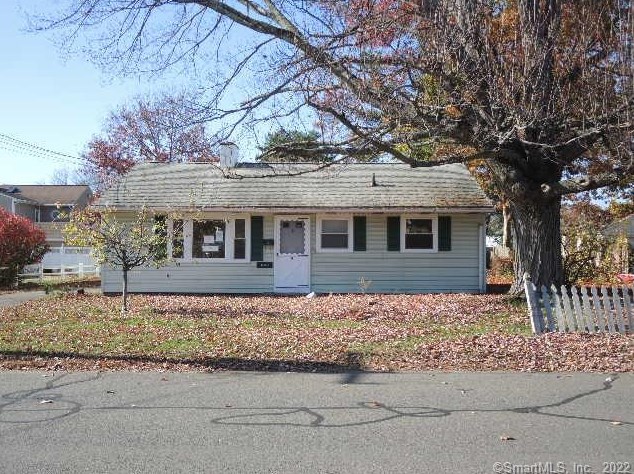 4 Rosemont Dr, Plainville, CT 06062
