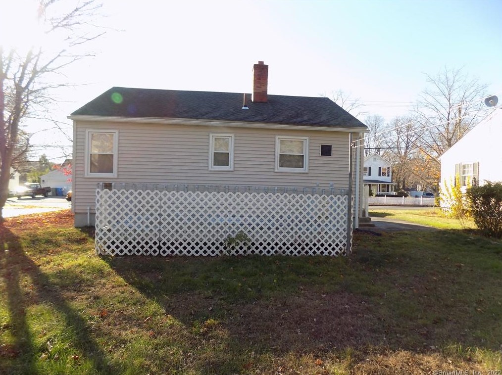 562 Brook St, Bristol, CT 06010