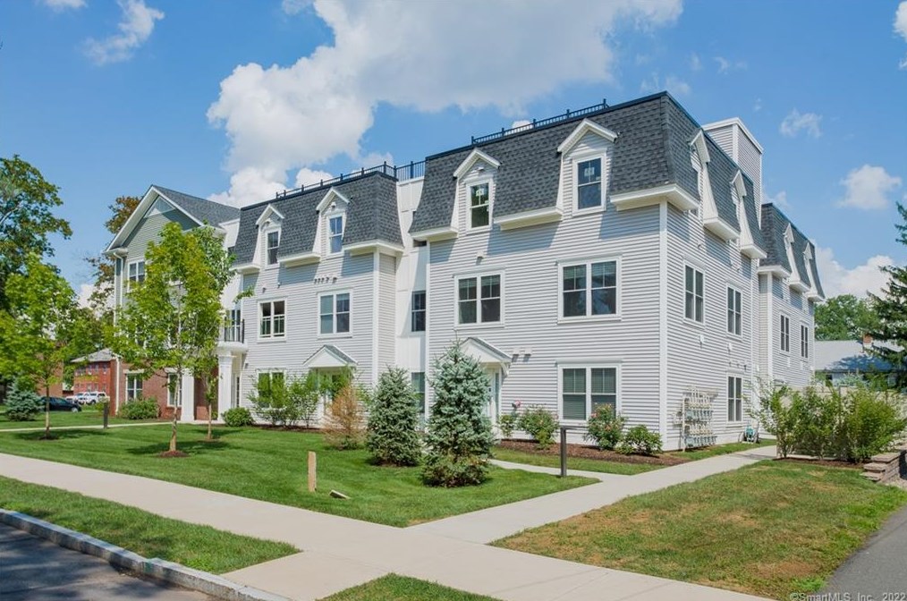 2 Bishop Rd, Hartford, CT 06119-1535