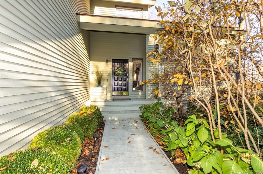12 Talcott Range Dr, East Granby, CT 06026