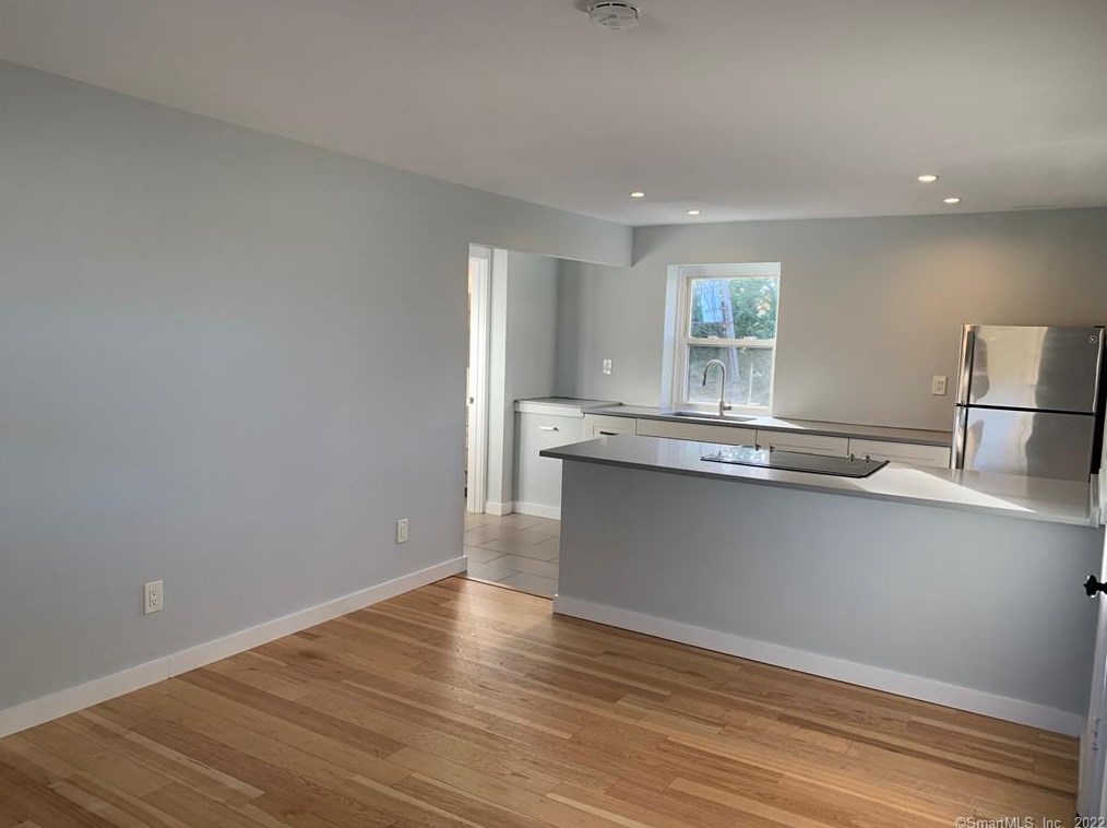 3 Dean St #b3, Stamford, CT 06902