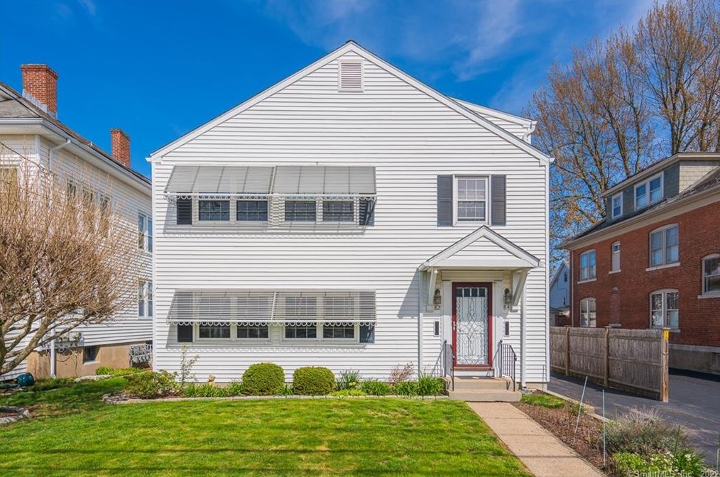 82 Lancaster Rd, Hartford, CT 06119