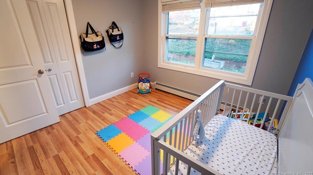 120 Applewood Ln, Union City CT  06770-3181 exterior