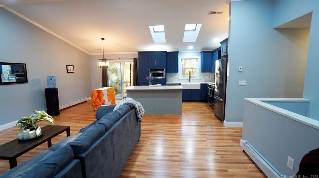 120 Applewood Ln, Union City CT  06770-3181 exterior