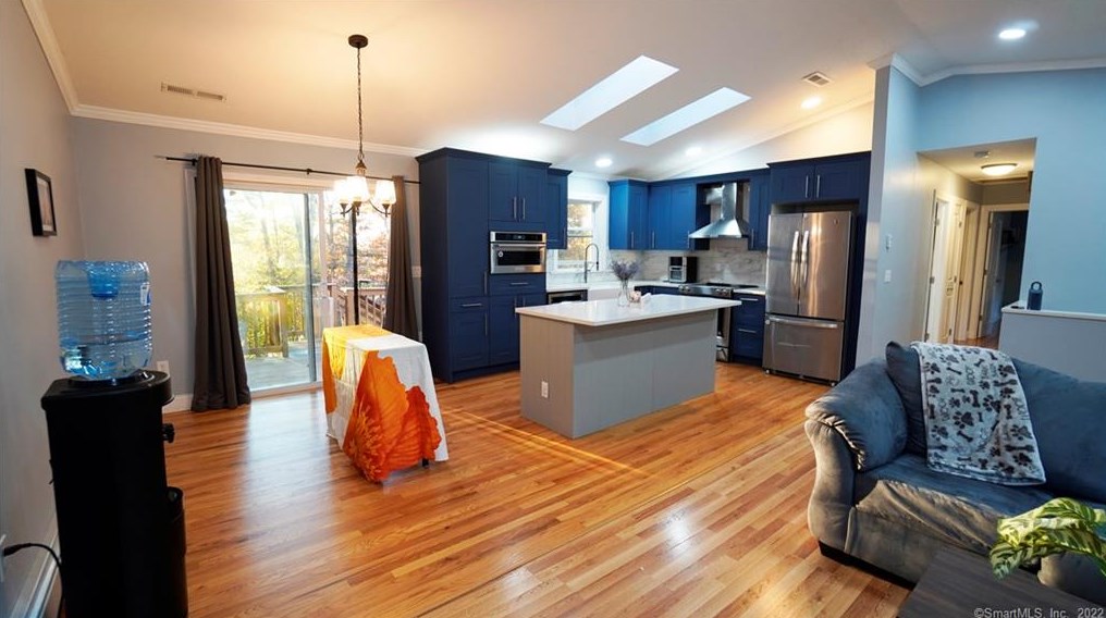 120 Applewood Ln, Union City CT  06770-3181 exterior