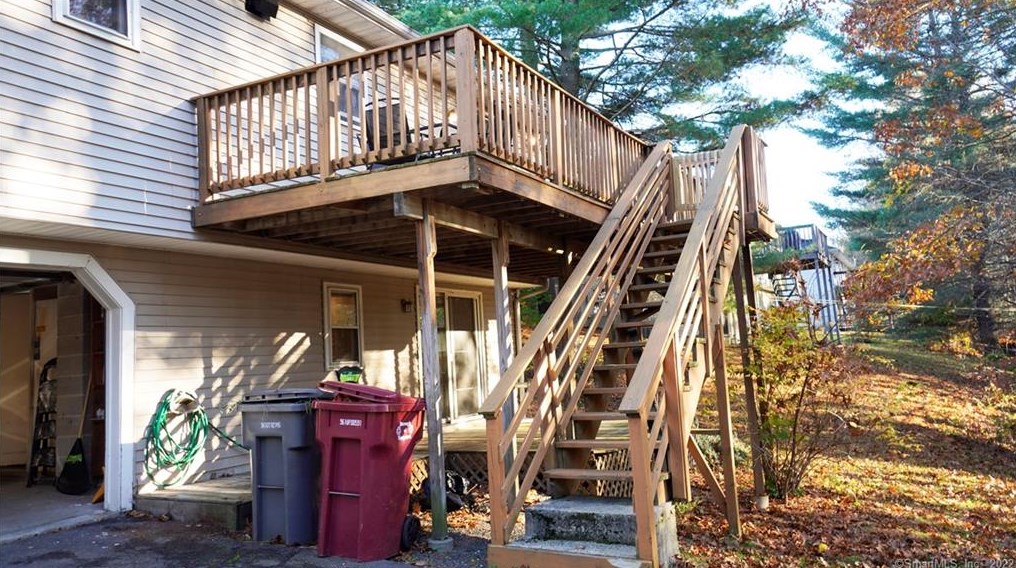 120 Applewood Ln, Union City CT  06770-3181 exterior