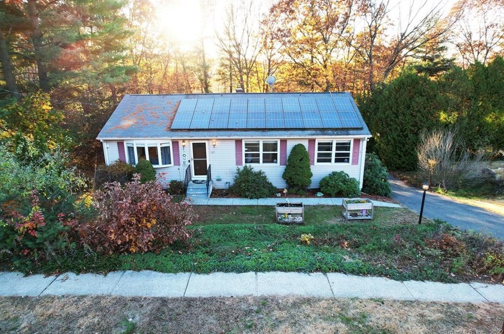 120 Applewood Ln, Union City CT  06770-3181 exterior