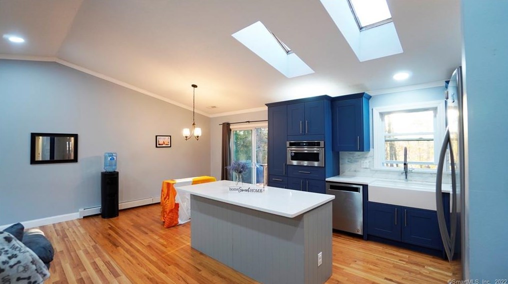 120 Applewood Ln, Union City CT  06770-3181 exterior