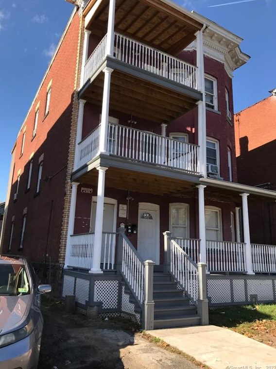 71 Lenox St, Hartford CT  06112-2221 exterior