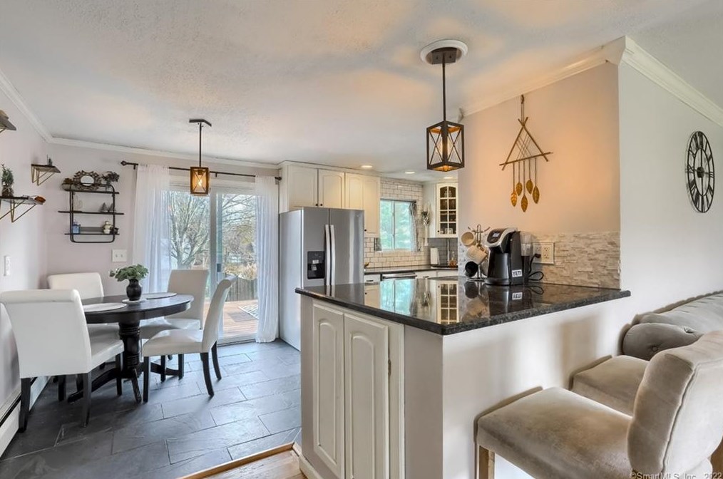 56 George Dr, Vernon CT 06066-2235 exterior