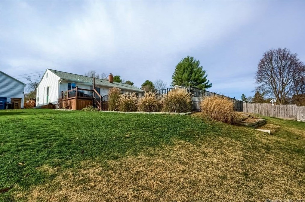 56 George Dr, Vernon CT 06066-2235 exterior