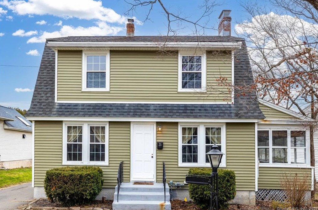 25 W Broad St, Plainville, CT 06062