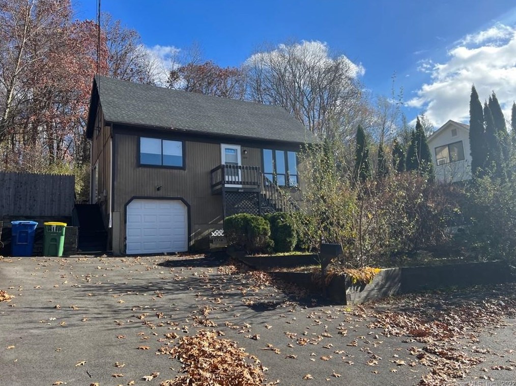 144 Kara Dr, Waterbury, CT 06704