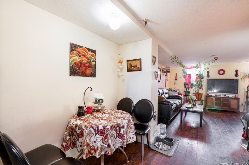 1 Russell St #13, Middletown, CT 06457