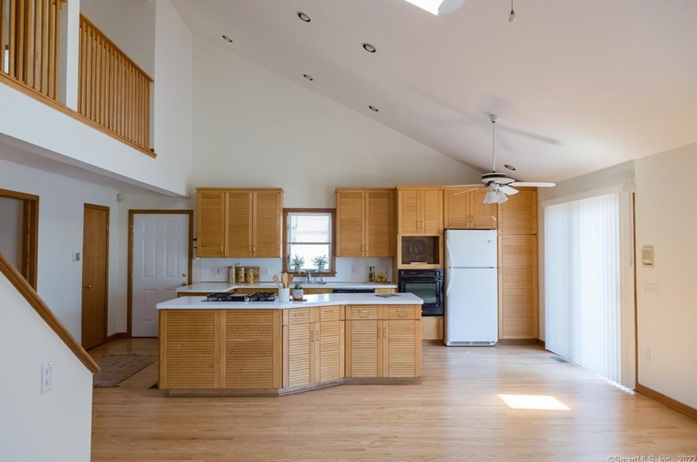 150 Brentwood Ave, Fairfield, CT 06825