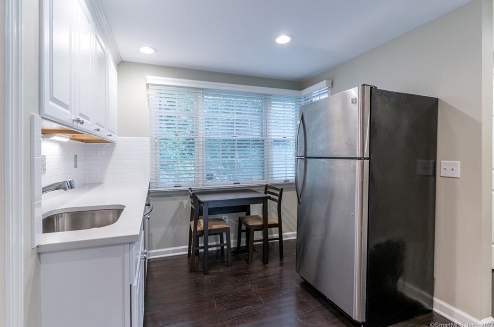 198 N Wilton Rd, New Canaan, CT 06840