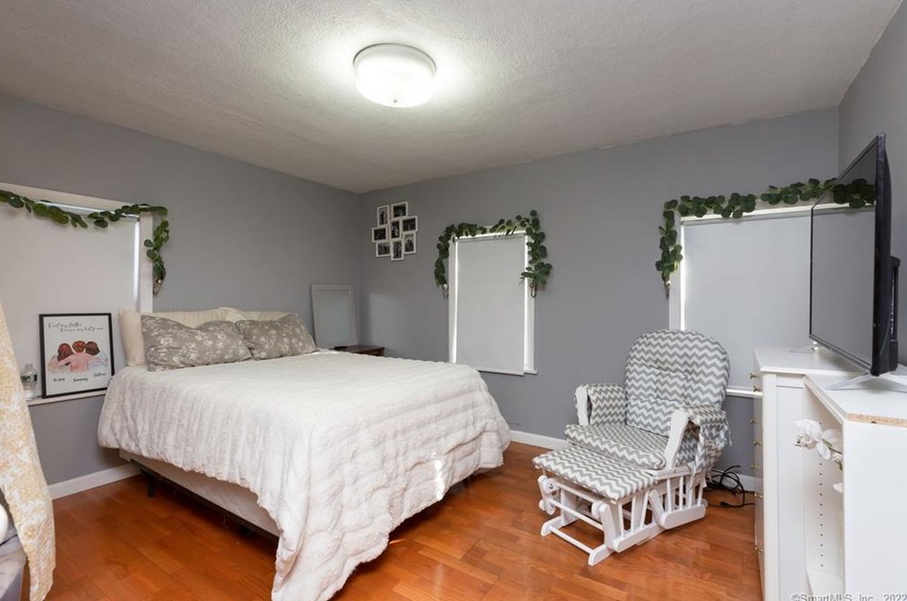57 Hawthorne Ave, Derby CT  06418-1101 exterior