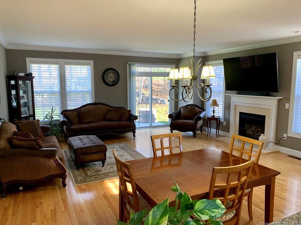 7 Brinscall Ct #7, Danbury, CT 06810