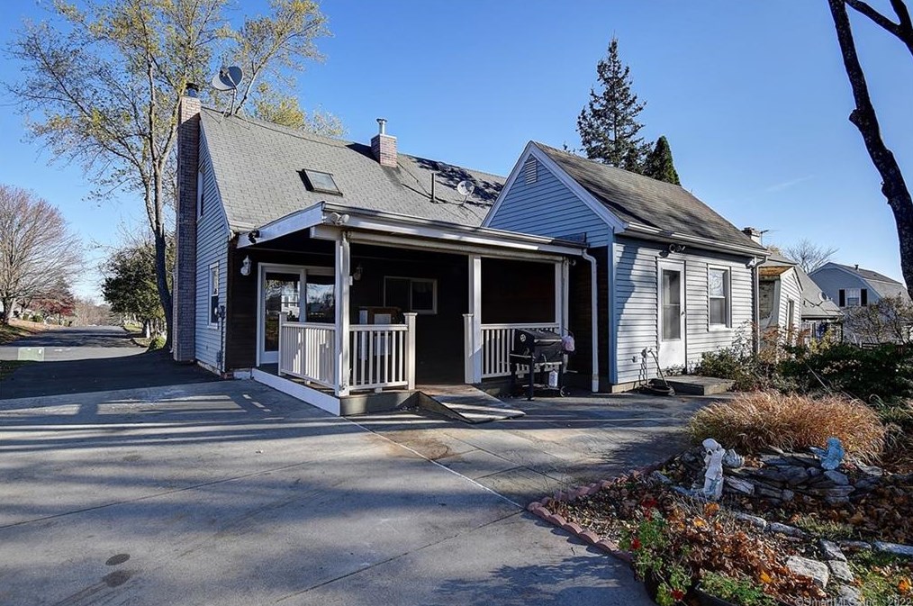 123 Sunburst Rd, Union City, CT 06770 exterior