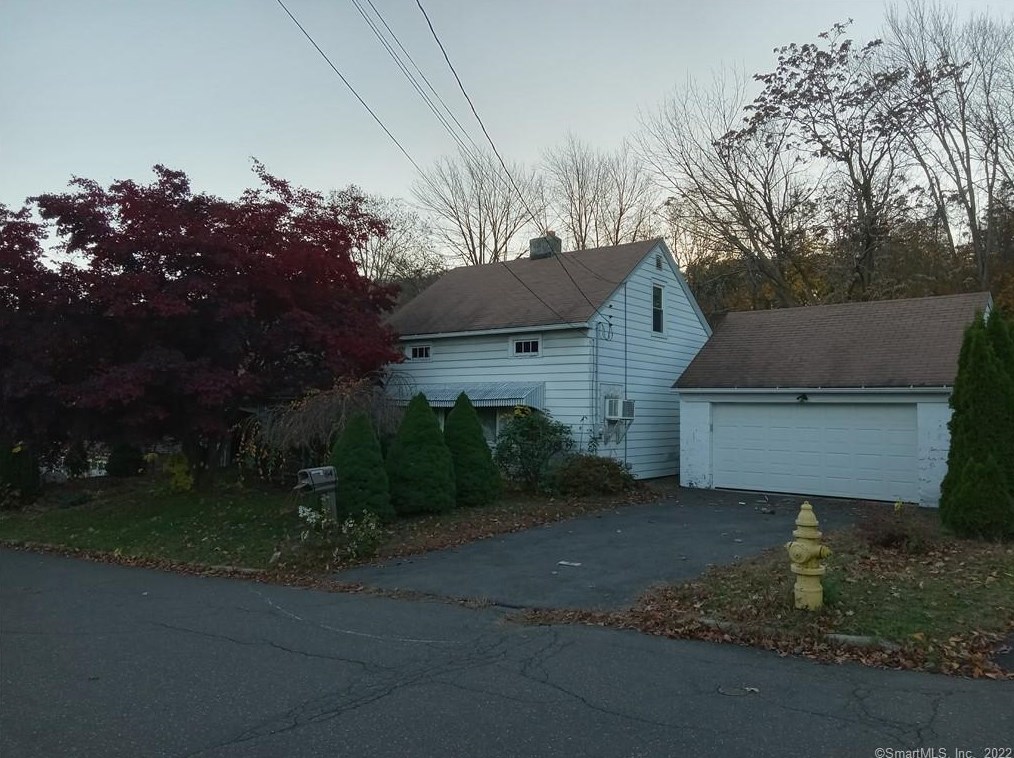 64 Mohawk Ave, Derby, CT 06418