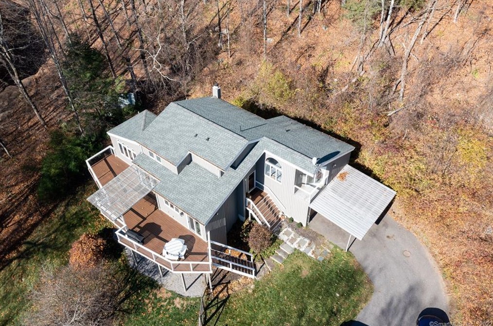 6 Woodland Dr, Collinsville, CT 06019-2003