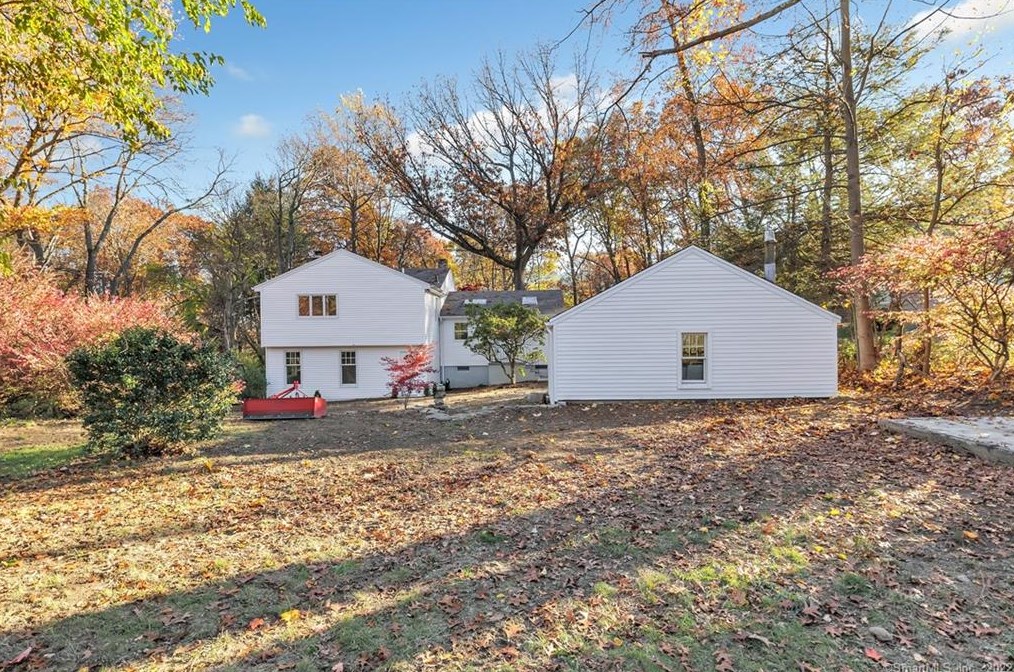 749 Booth Hill Rd, Huntington, CT 06484