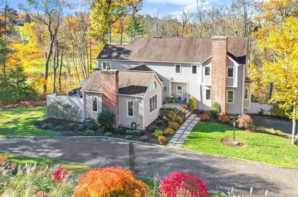 90 Old Redding Rd, Weston, CT 06883-2633