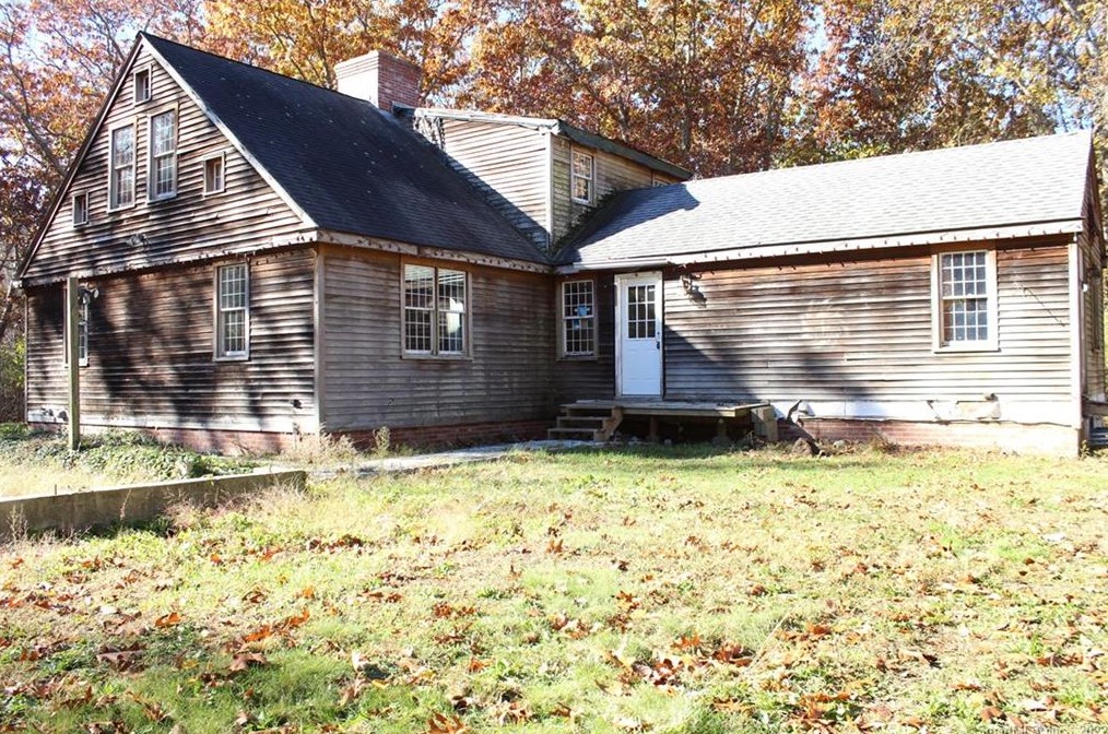 70 School House Rd, Norwich, CT 06365