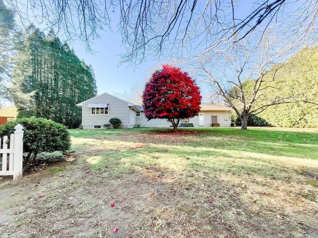 32 Ventura Dr, Brooklyn, CT 06234