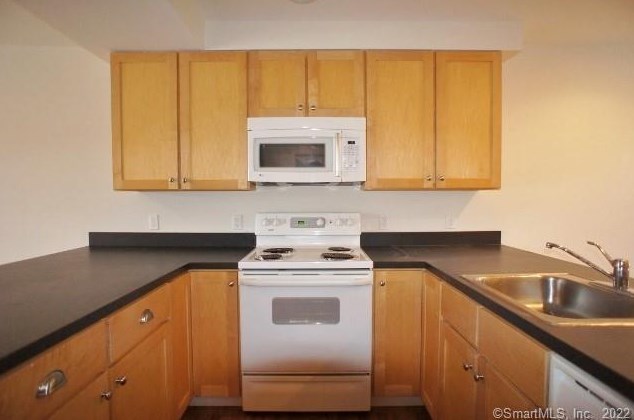 32 Oakwood Ave Unit 1, Norwalk, CT 06850