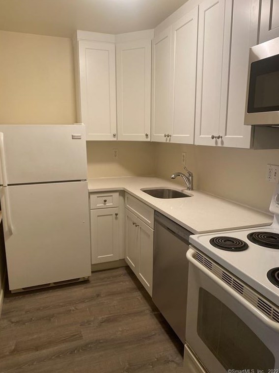 6 Hyatt Ave #10, Norwalk, CT 06850