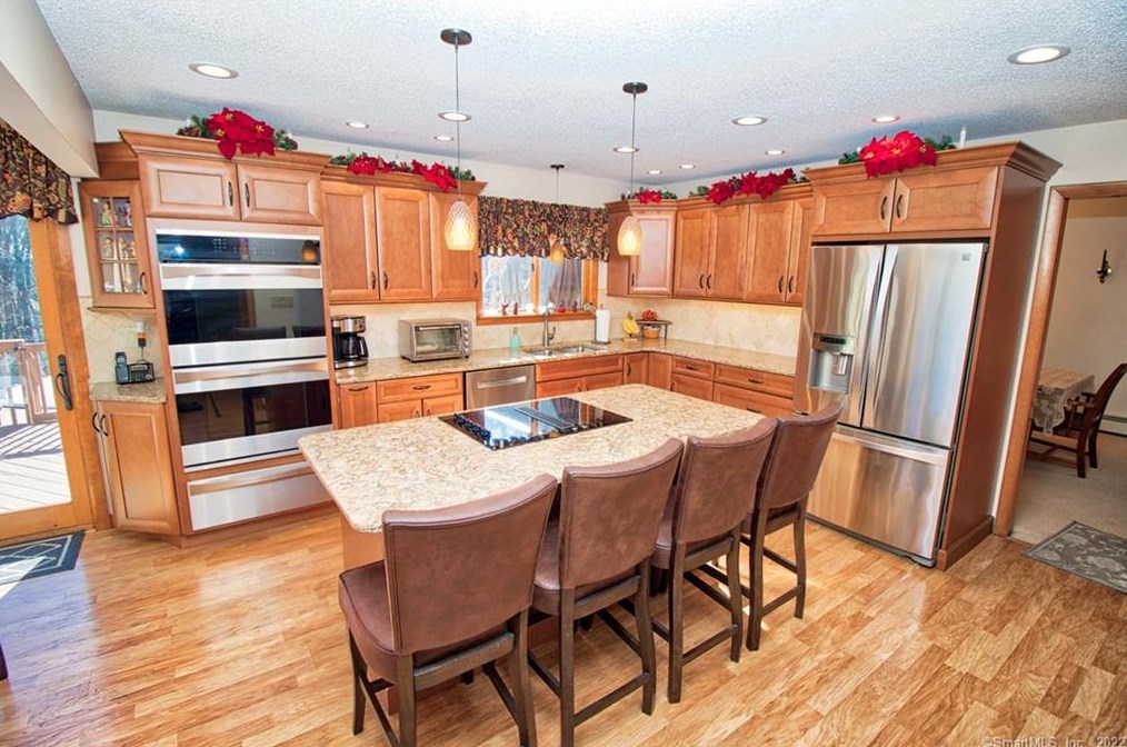56 Woodbridge Ln, Litchfield, CT 06787