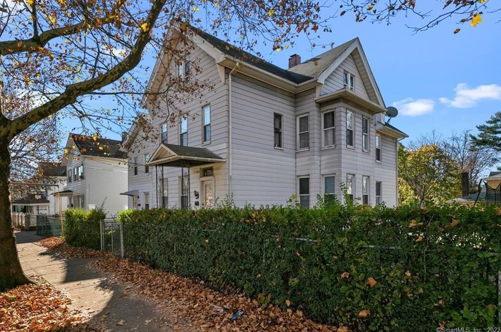 448 Ferry St, New Haven CT 06513-3618 exterior