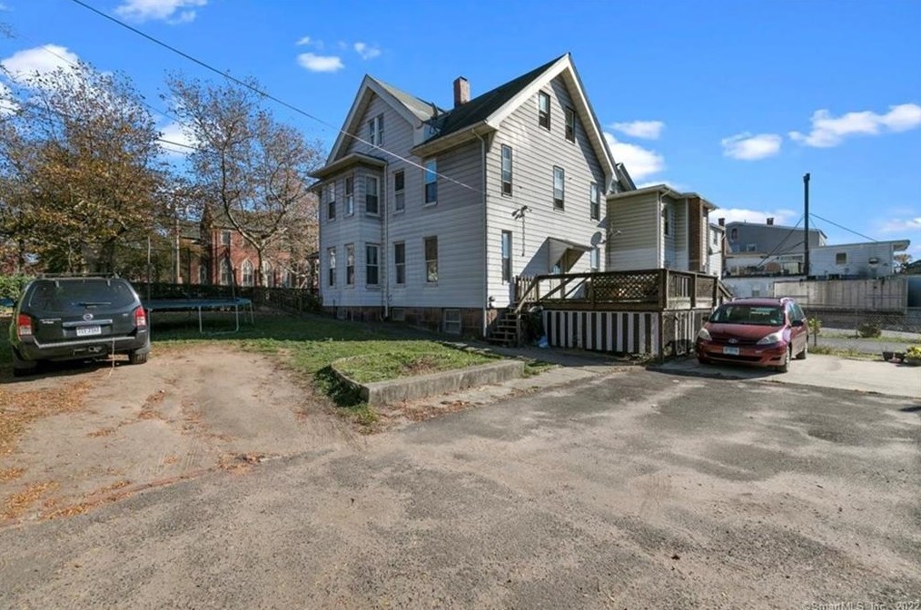 448 Ferry St, New Haven CT 06513-3618 exterior