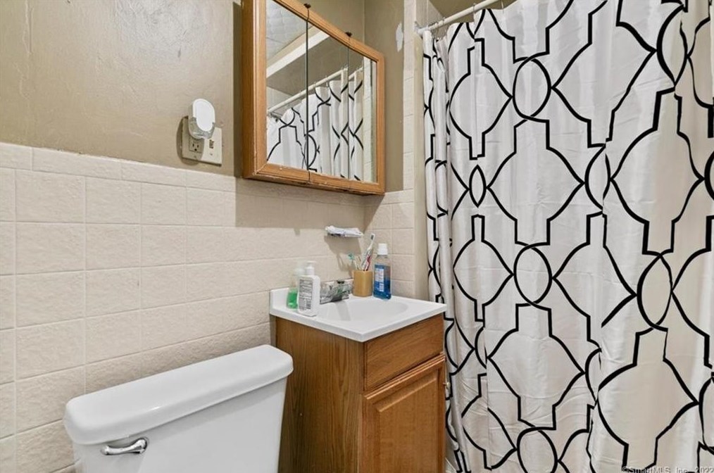 448 Ferry St, New Haven CT 06513-3618 exterior