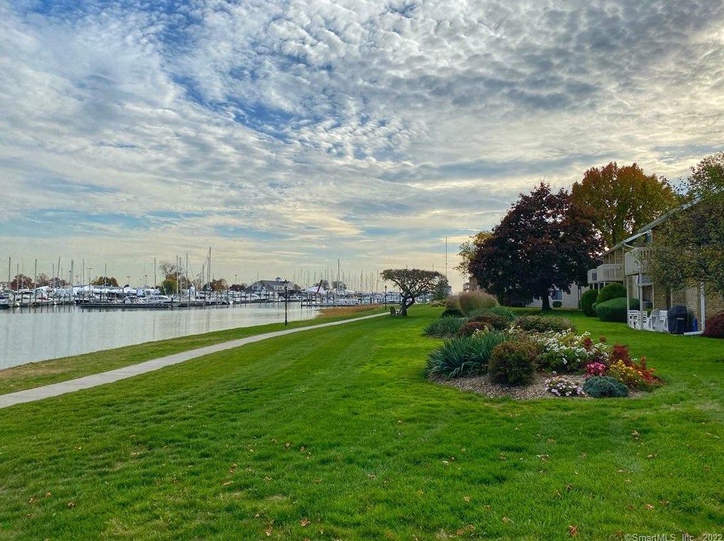 199 Gregory Blvd Apt E9, Norwalk, CT 06855