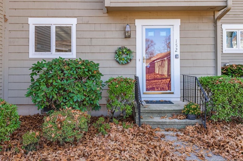 152 Timber Ridge #152, Southington, CT 06489