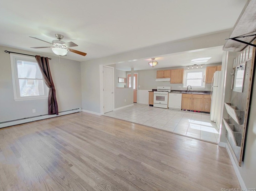 38 Pond Dr, North Stonington, CT 06359