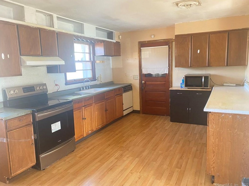 107 Hillcrest Ave, New Haven CT  06514-3503 exterior