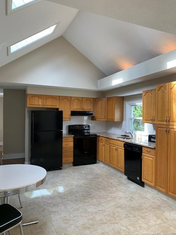 28 Washington St #2, Plainville, CT 06062