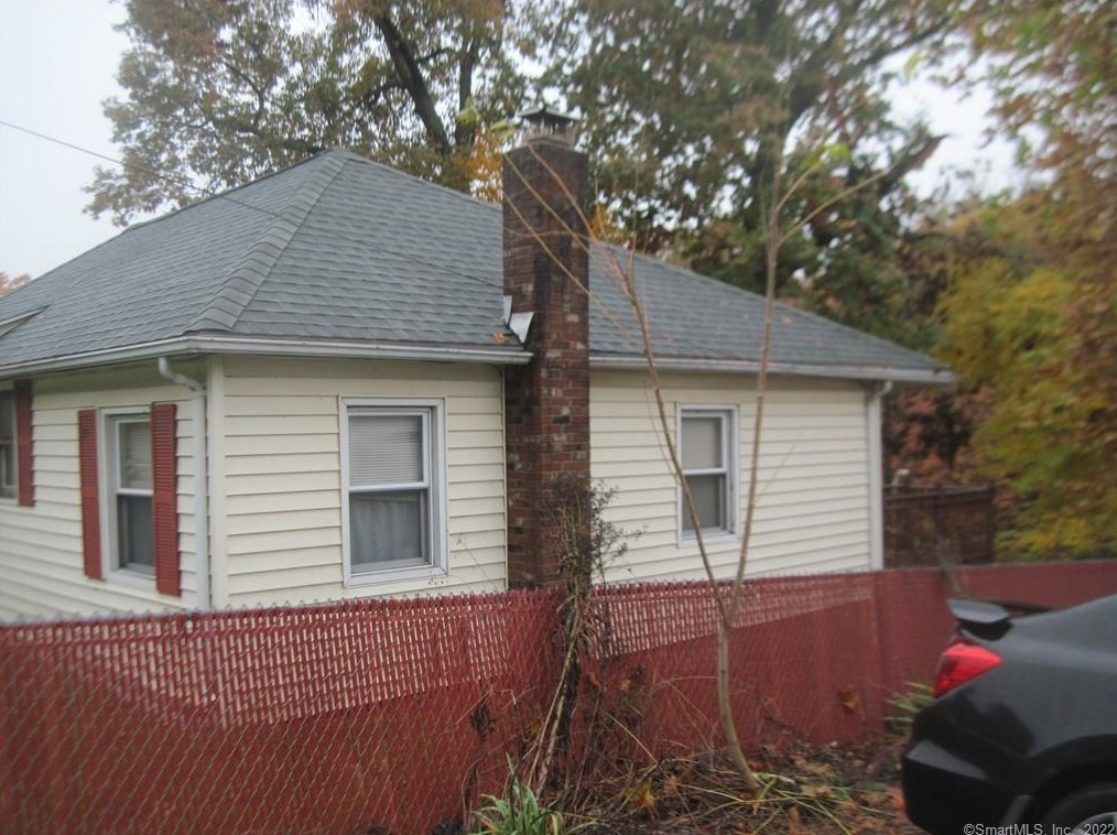 82 Bingham St, Bristol, CT 06010