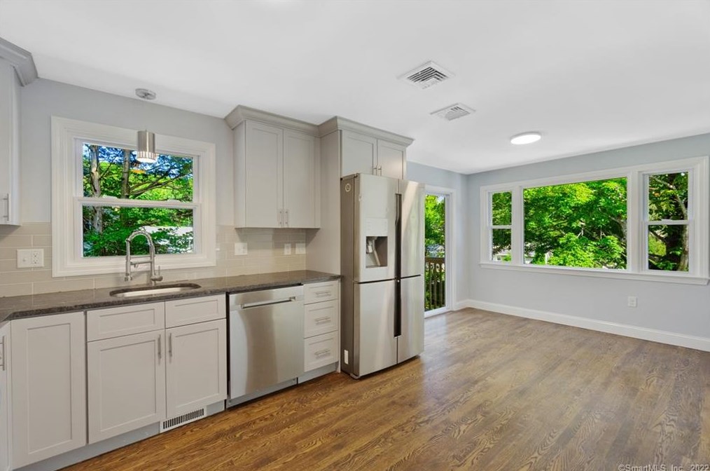 58 Klarman Dr, New Haven, CT 06518-2132
